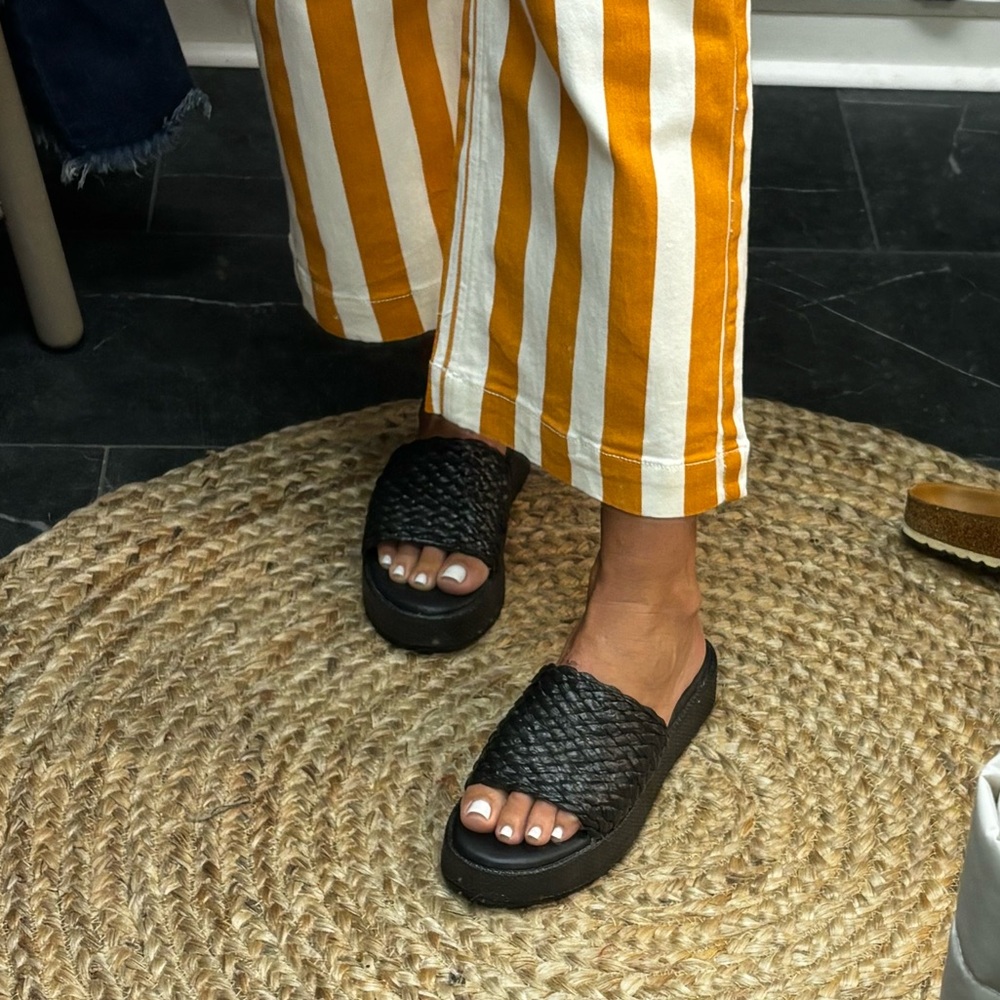 Black sandals